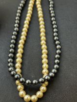 Boxed pearl necklace 2 string