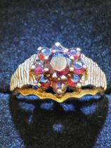 9ct Gold garnet cluster ring Size O 3.4g