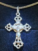 9ct Gold cross & chain 6.8g