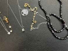 Collection of costume jewellery to include some si