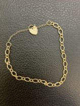 9ct Gold heart bracelet with safety chain Weight 2