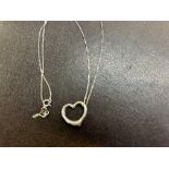 9ct White gold heart chain & pendant Weight 1.6g