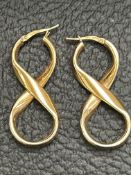 Pair of 9ct gold earrings Weight 2.5g