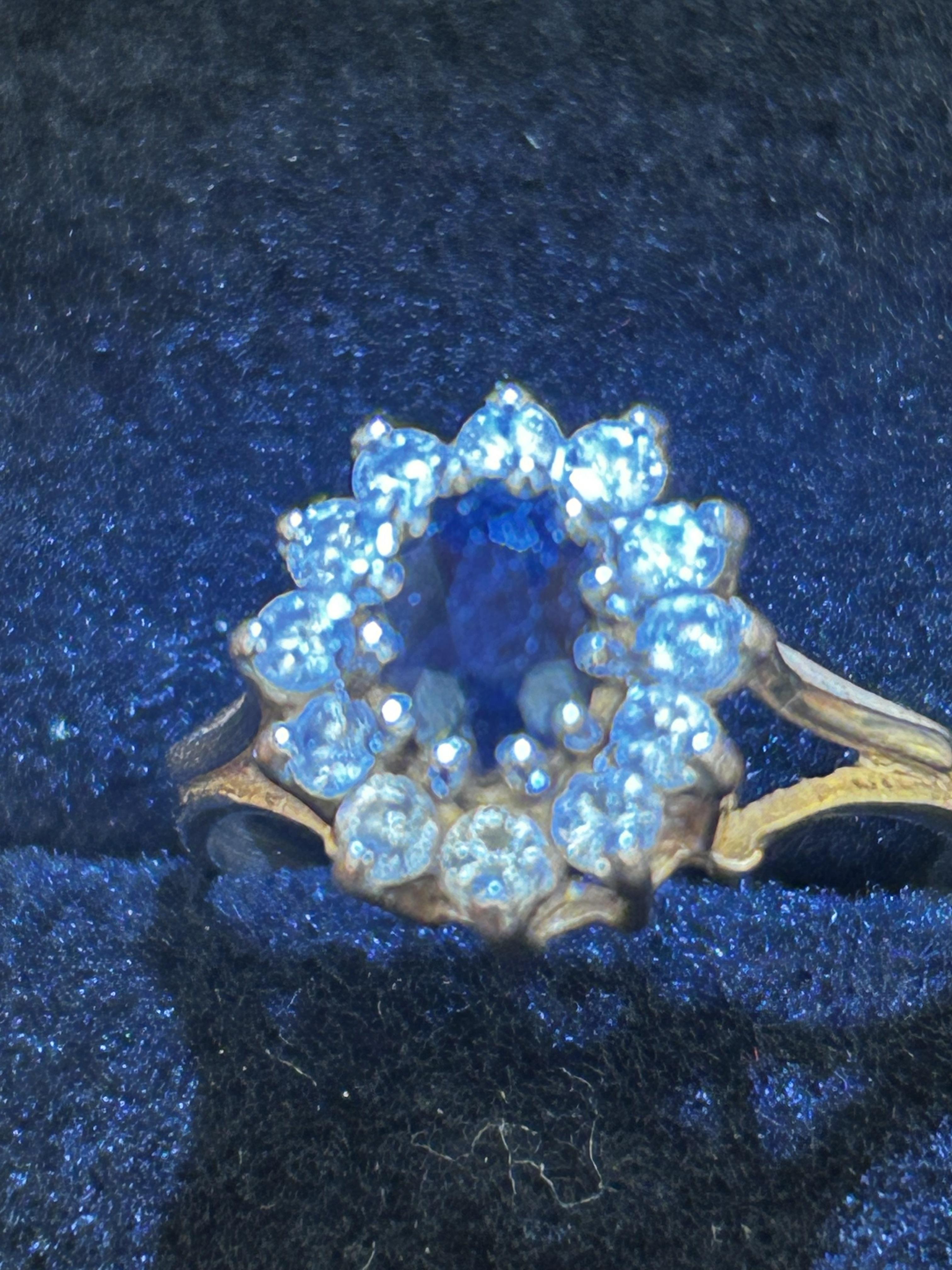 9ct Gold ring set with sapphire & cz stones Size M