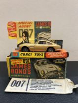Corgi toys 261 special agent 007 James Bond Aston