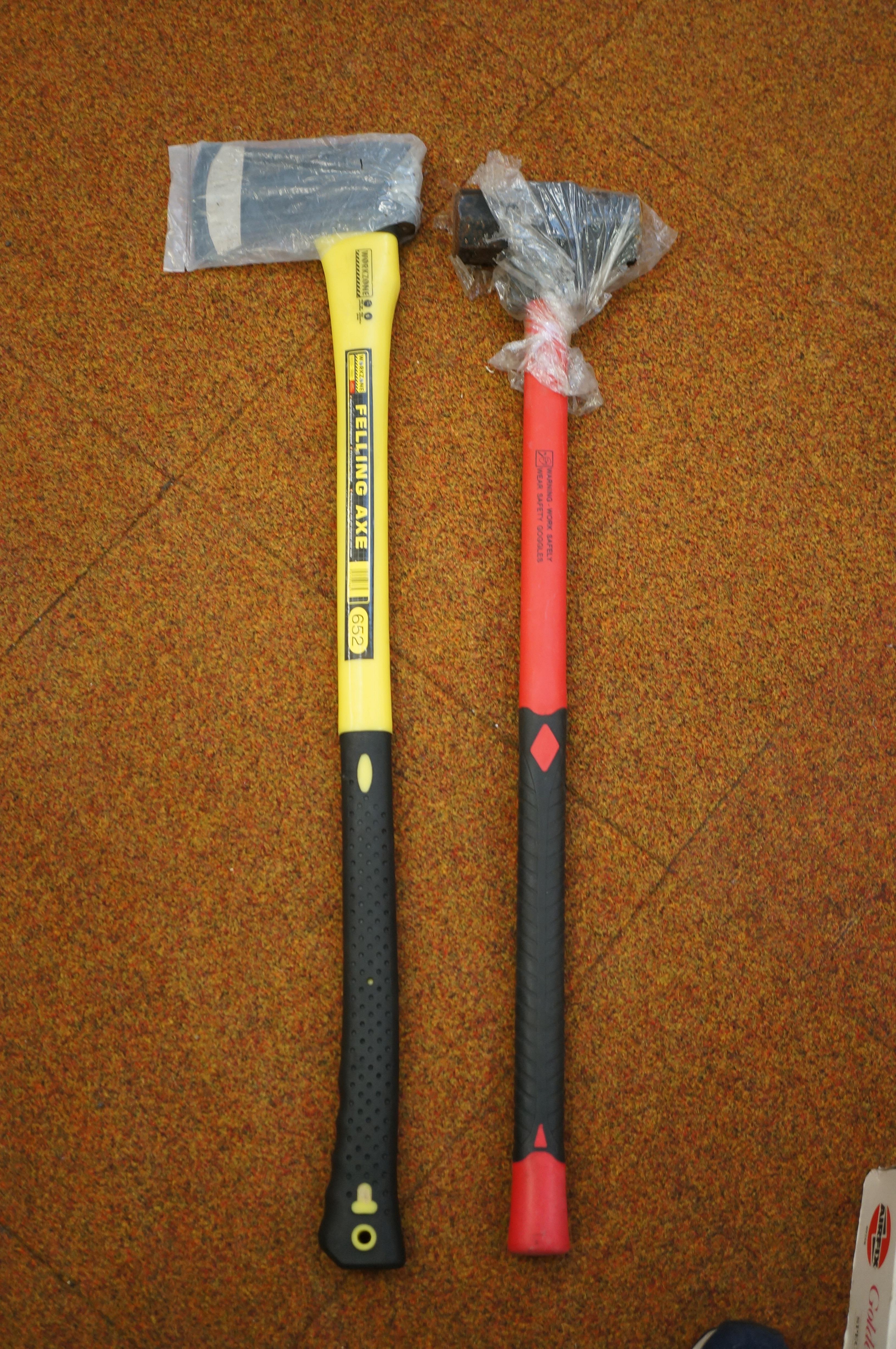 Good quality sledge hammer & axe As new