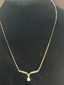 9ct Gold chain & pendant Weight 7g