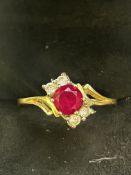 14ct Gold ring red & white stones Size O Weight 3g