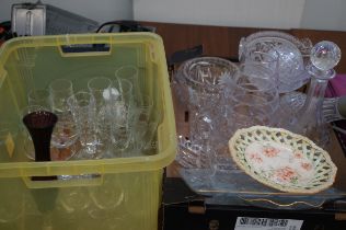 2x boxes of glassware to include a Victorian ribbo