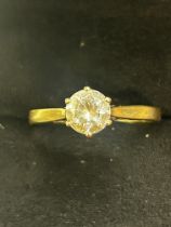 18ct Gold ring set with solitaire white stone 3.2g