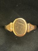 9ct Gold signet ring Weight 2g Size O