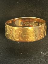 9ct Gold band 2.7g Size P