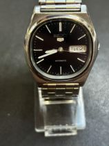 Seiko 5 automatic day/date wristwatch