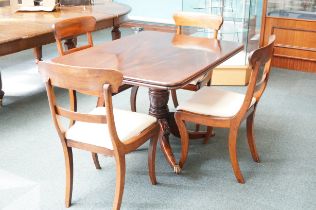 Late Victorian solid mahogany tilt top table with