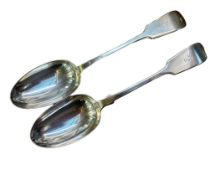 Pair of silver serving spoons London 1900, maker J