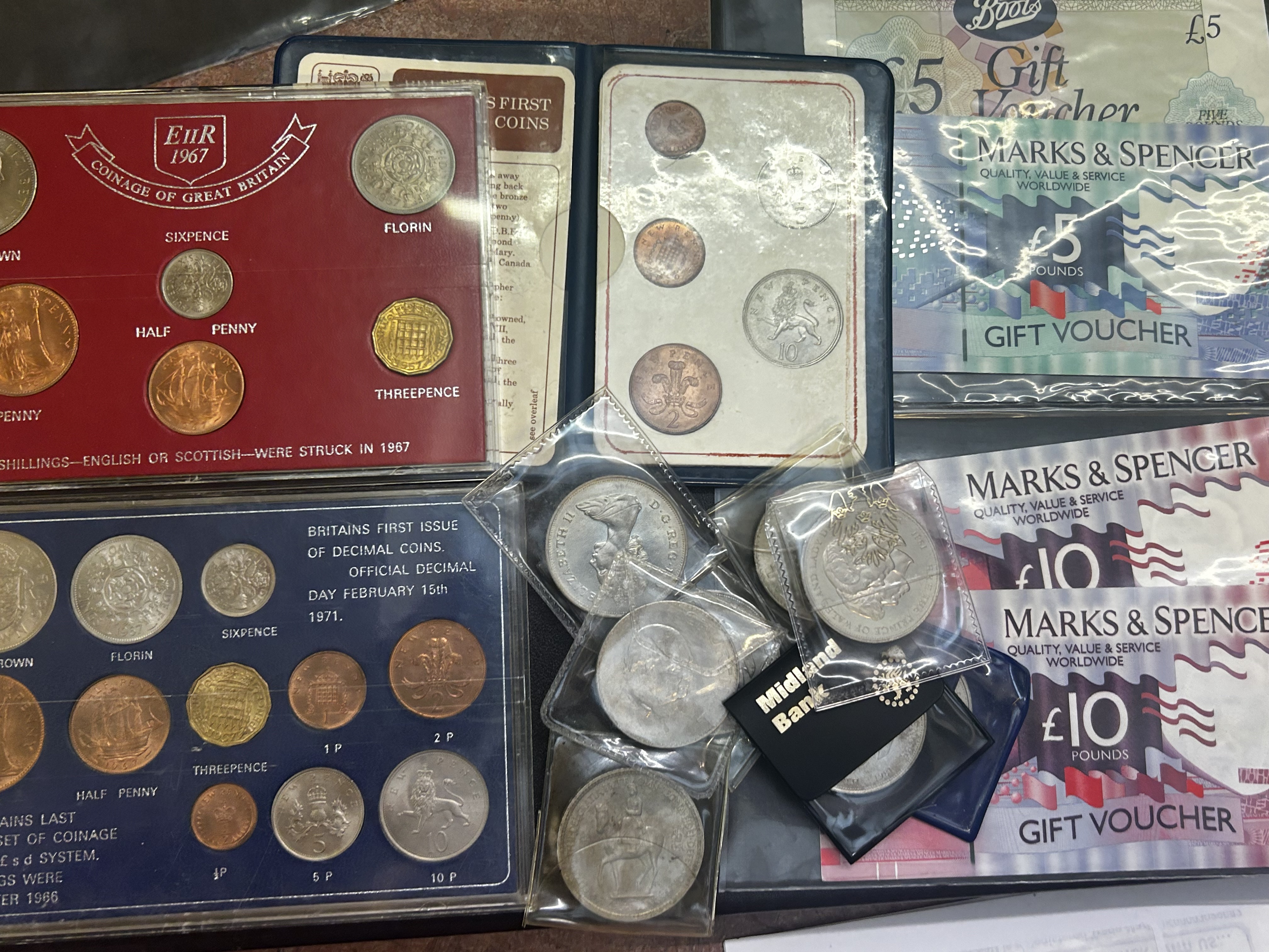 Collectable coin & note collection to in 25GBP M&S