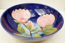 Moorcroft bowl magnolia limited edition 80/200 198