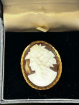 Boxed 9ct gold cameo brooch