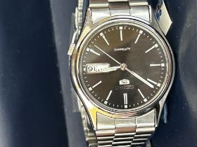 Seiko 5 automatic day/date wristwatch as new with