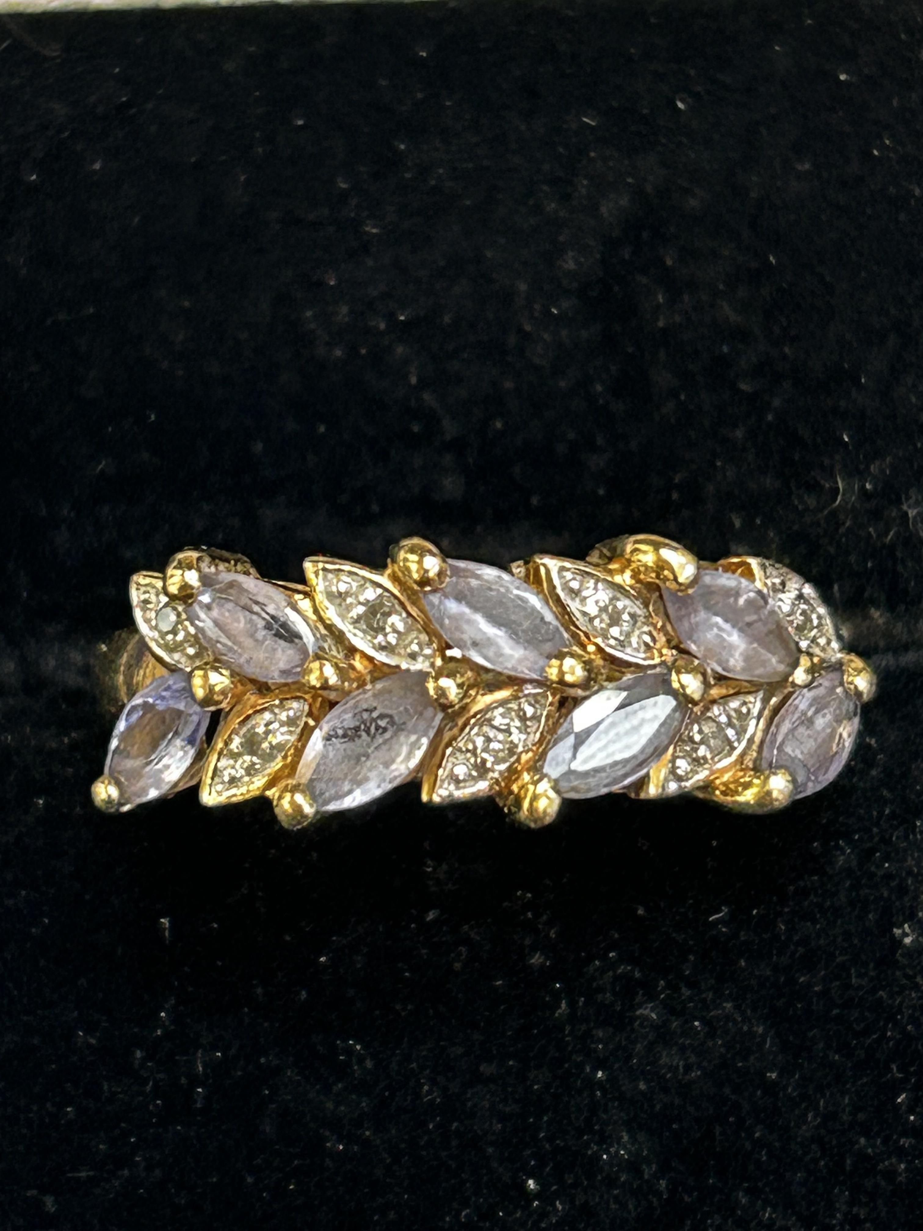 9ct Gold ring set with diamond & tanzanite Size K