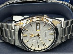 Seiko 5 automatic day/date wristwatch as new with