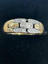 9ct Gold ring set with diamonds Size M 2.5g