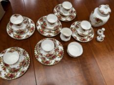 Royal Albert old country rose - 29 piece tea set