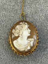 9ct Gold cameo brooch