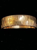 18ct Gold wedding band 3.9g Size O.5