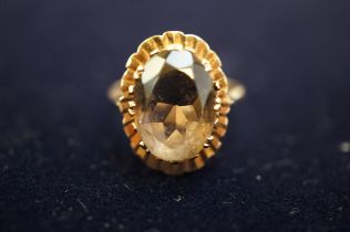 9ct Gold ring set with smokey quartz Size S Weight