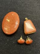 Hardstone brooch, pendant & earring set