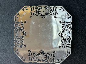 Silver square pierced footed dish 130g Sheffield