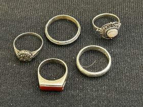 5 Silver rings