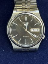 Seiko 5 day/date automatic wristwatch