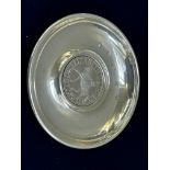 Silver pin dish with 1977 crown Weight 79g