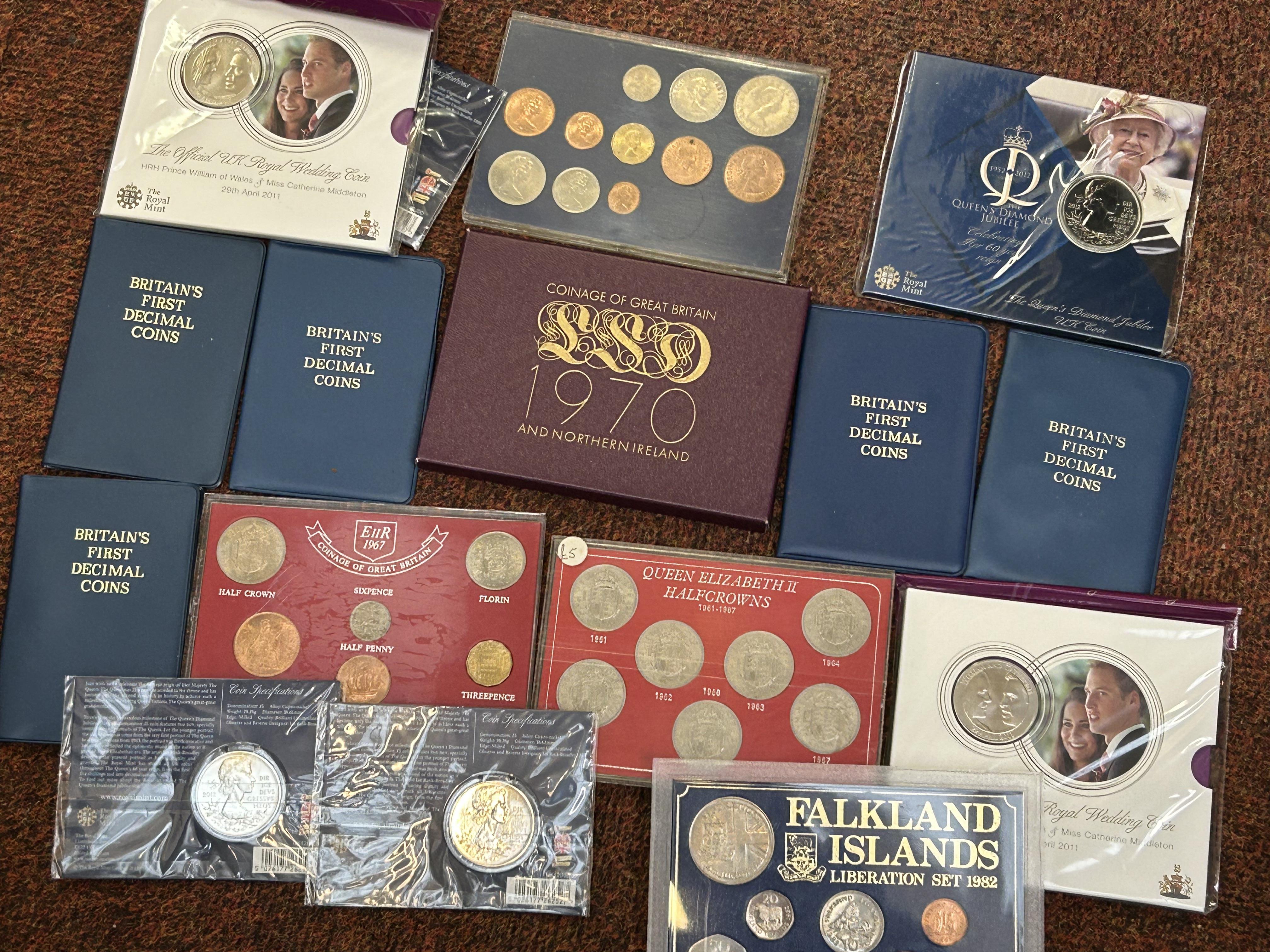 Collection of uncirculated British coinage to incl