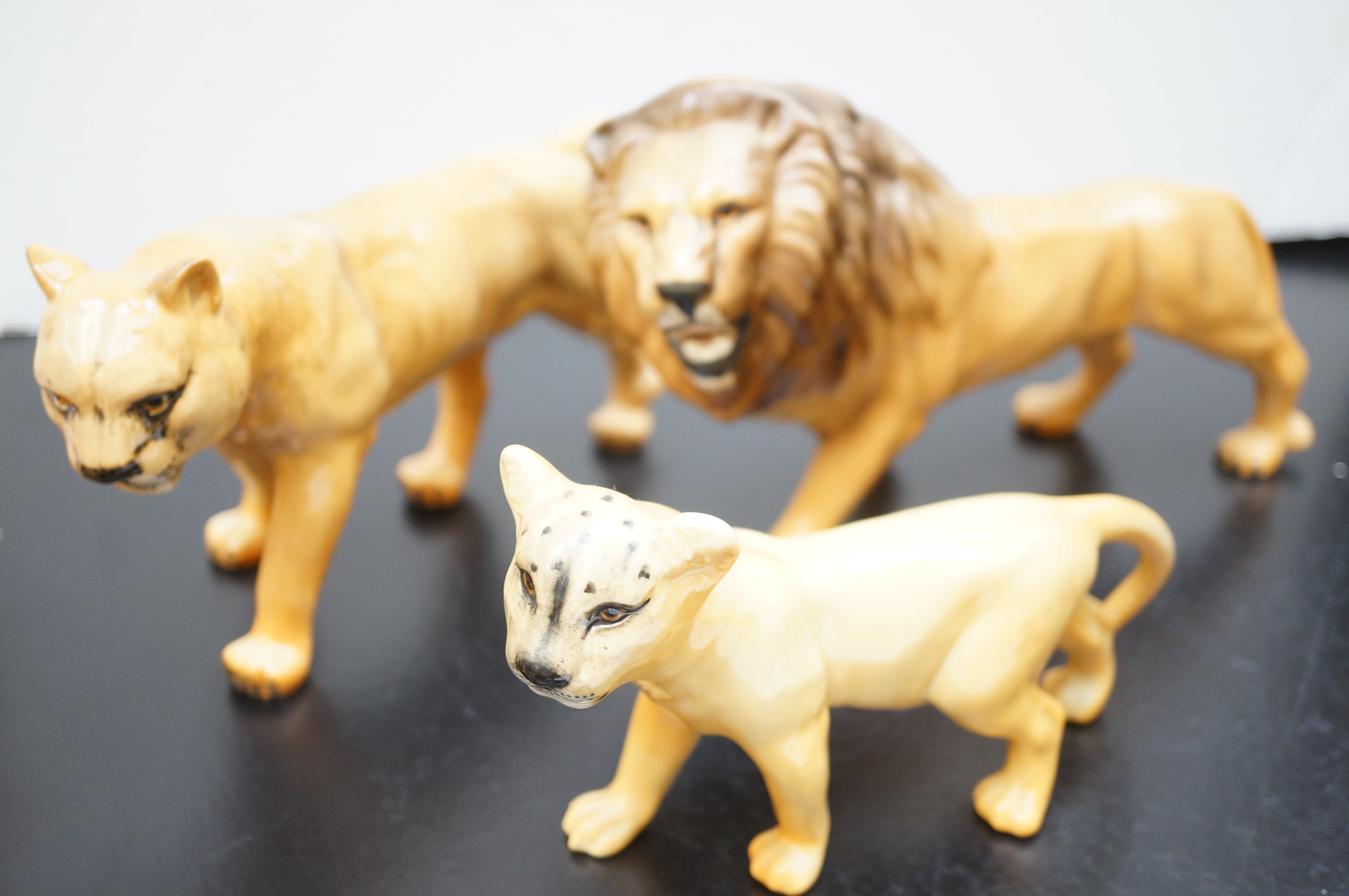 Beswick lion family lion, lioness & cub