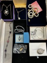 Collection of costume jewellery to include 2 yello