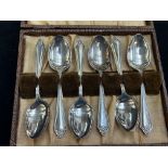 Cased set of silver spoons Weight 75g