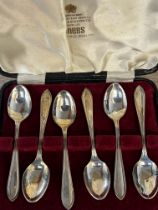 Case set of silver spoons 85g