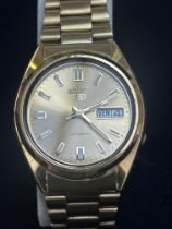 Seiko 5 day/date wristwatch with spare links, box & papers