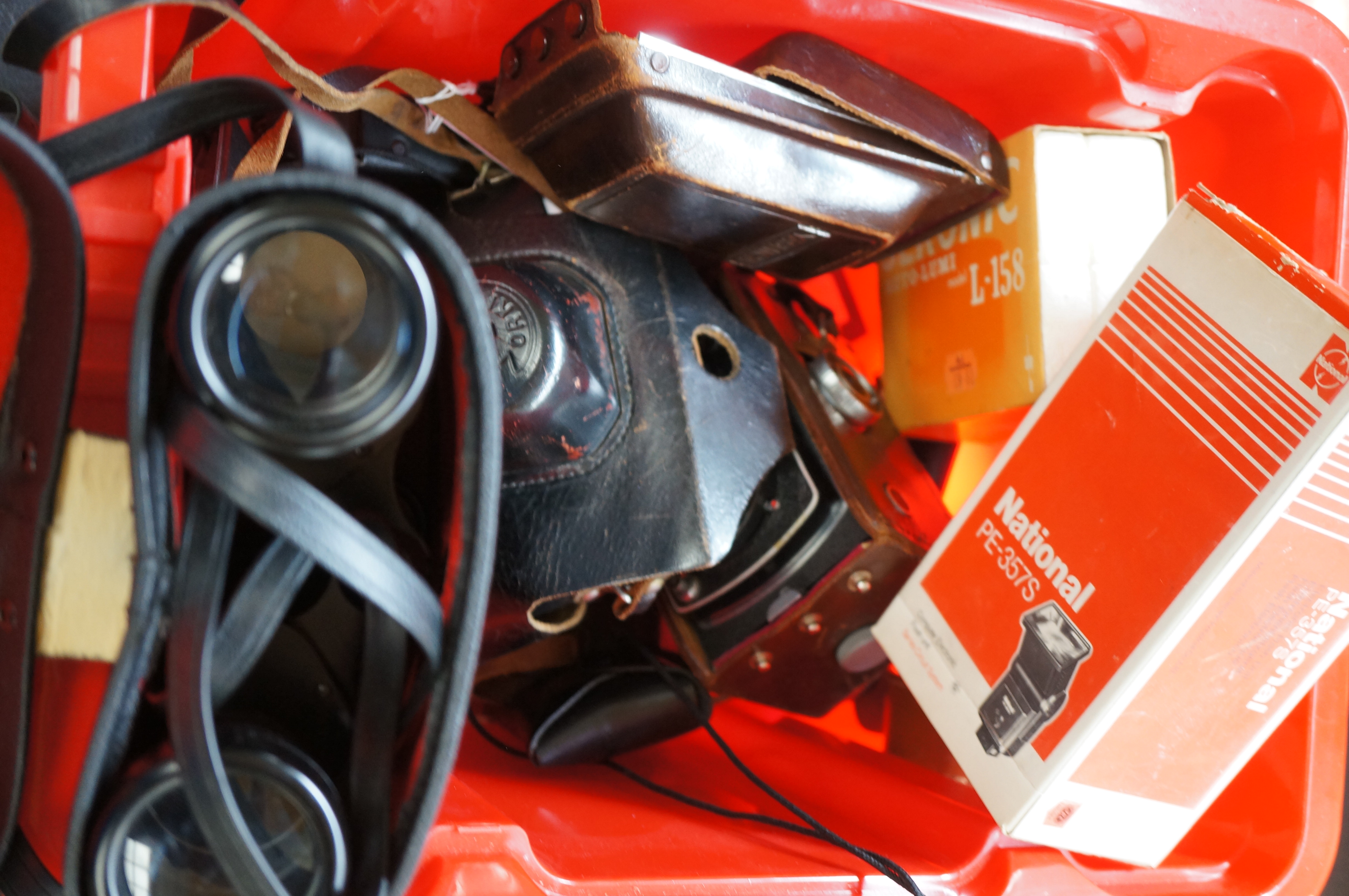 Vintage cameras, binoculars & others