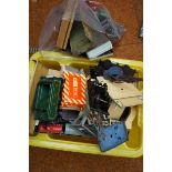 Large collection of Hornby/Meccano accessories - u