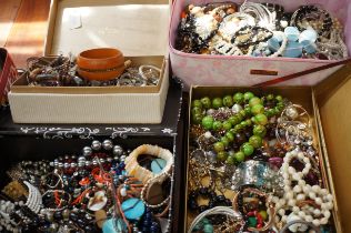 4x Boxes of costume jewellery