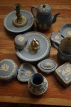 22 Pieces of Wedgwood blue & white jasper ware - f