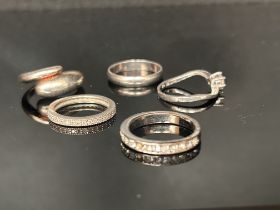 5 Silver rings