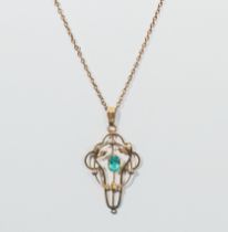 Edwardian 9ct gold pendant set with an aquamarine and chain