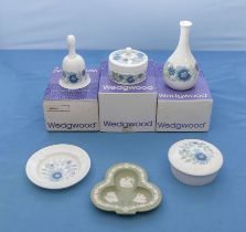 Six pieces of Wedgwood china