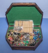 Box of assorted costume jewellery