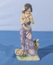 Lladro figure 'Aroma of the Islands' # 1480. 22cm tall